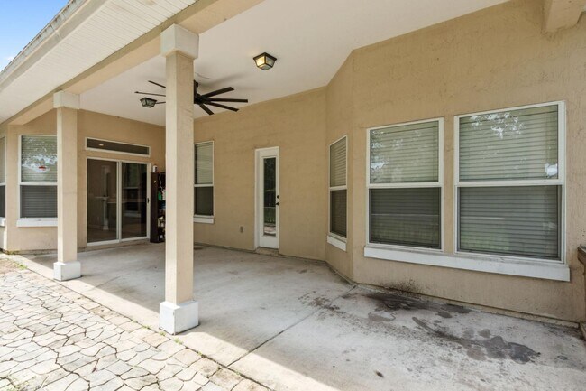 Building Photo - 14617 E Zachary Dr