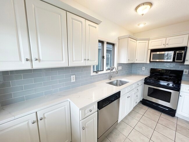 Building Photo - 80 Linden St