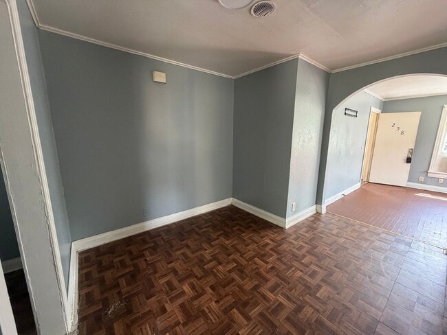 Building Photo - 258 Wyandotte St