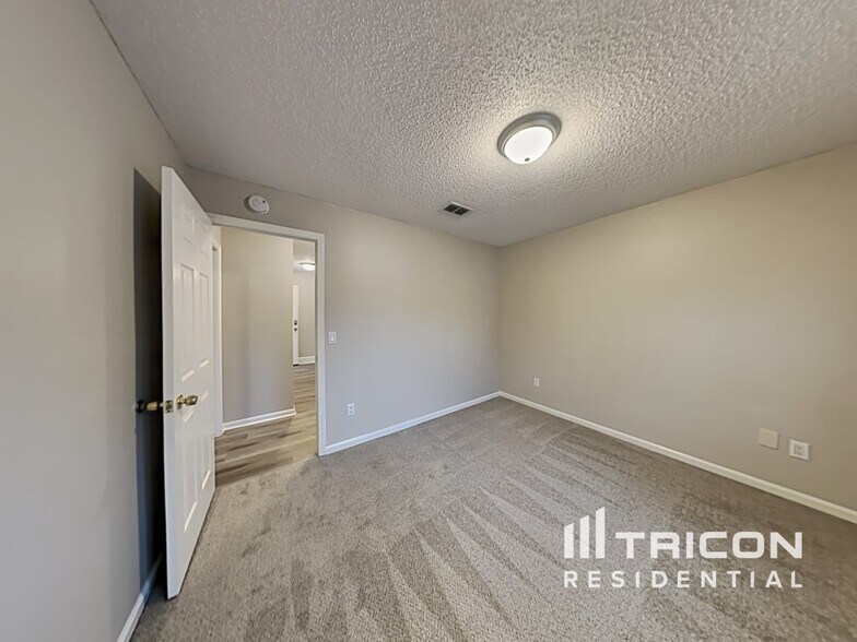 Building Photo - 7544 Teaticket Ct