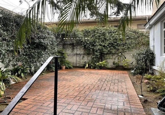 Building Photo - 3311 Xenophon St