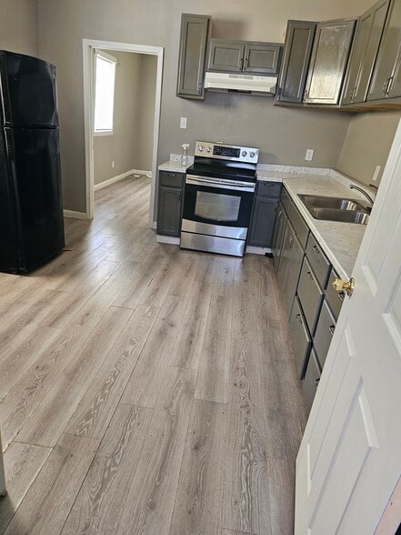 Building Photo - 2615 S Johnson St