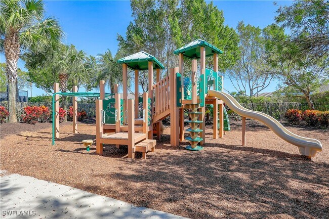 Building Photo - 8110 Calle Canovas St