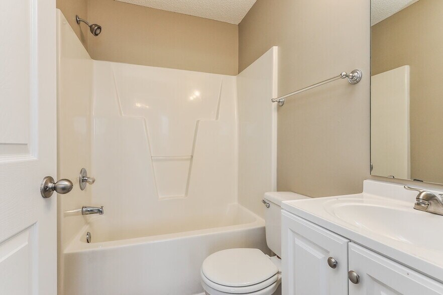 Building Photo - 101 Mayfair Ct