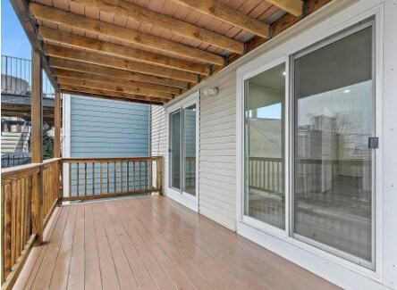 Building Photo - 324 W 3rd St