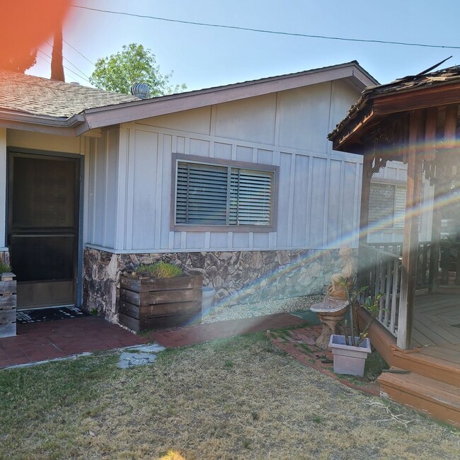 Building Photo - Charming 3BD/2BA Single Family Home in the...