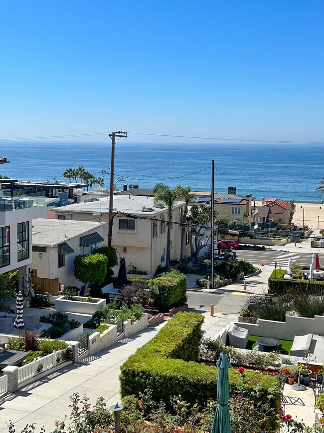 Building Photo - 233 6th St