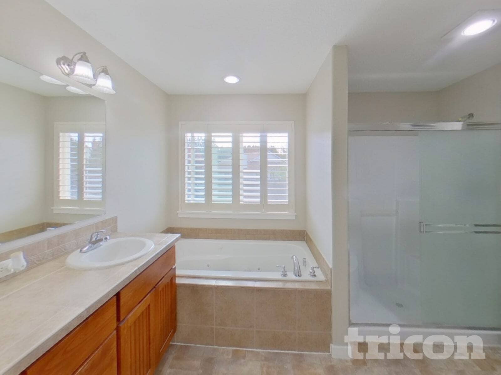 Building Photo - 6500 NE 86th Ave