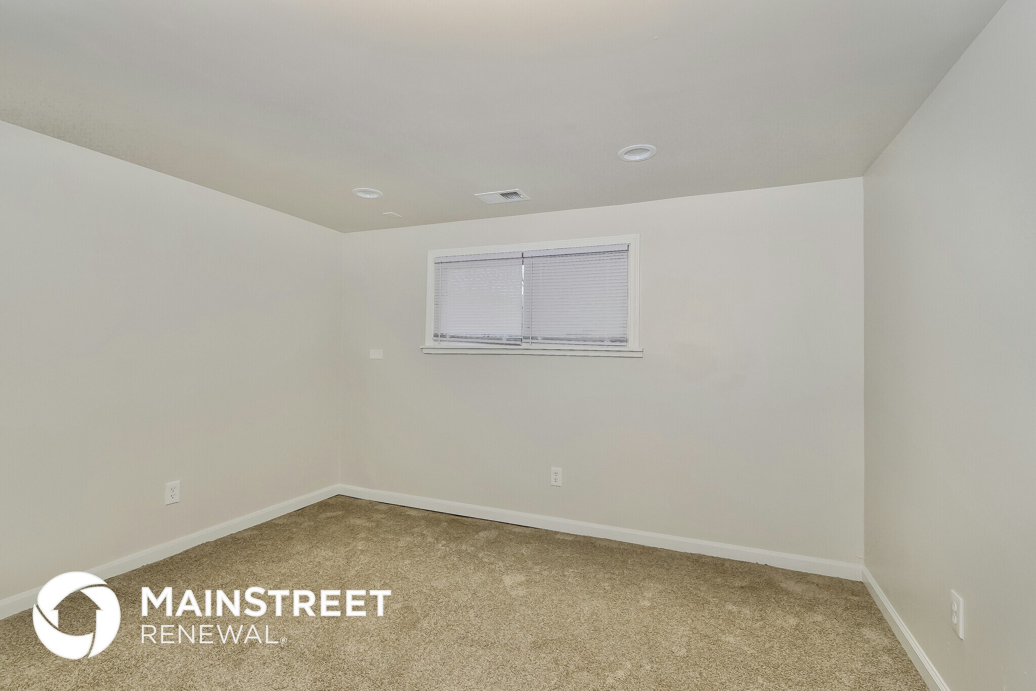 Building Photo - 9104 Royal Oak Dr