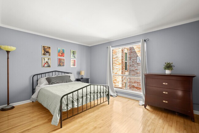 Building Photo - 6501 E Hill Dr