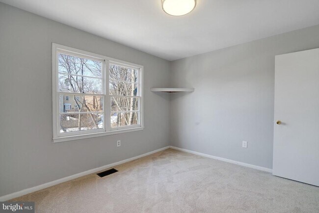 Building Photo - 12346 Woodlawn Ct