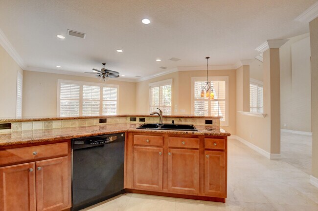 Building Photo - 8957 Sandy Crest Ln