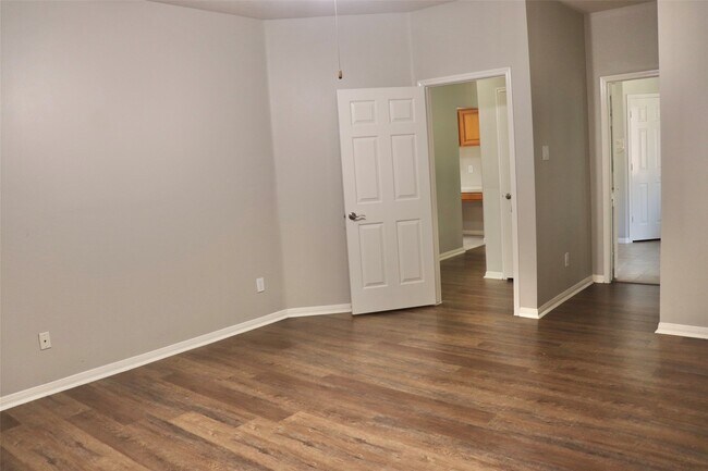 Building Photo - 4318 Laurel Creek Ct