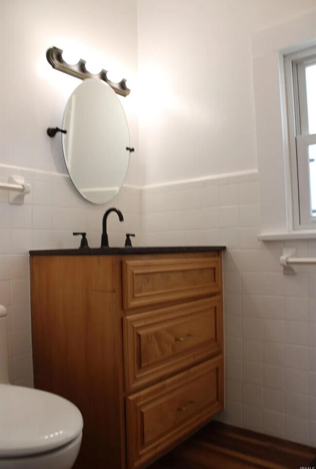 Building Photo - 1110 North St