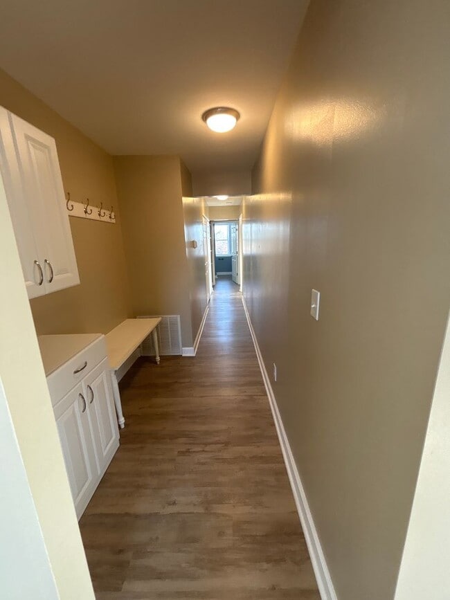 Building Photo - 2 Bedroom in Lancaster!