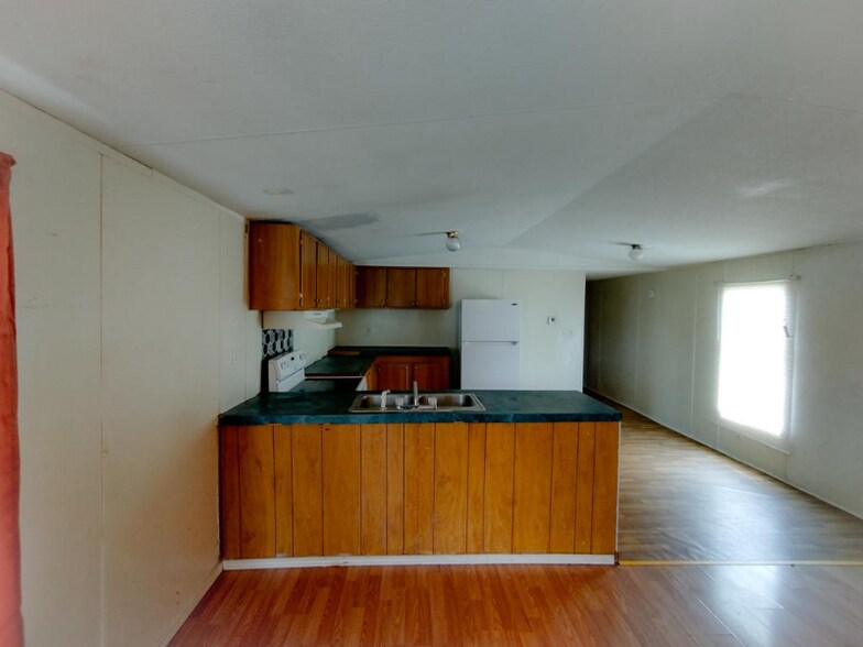 Building Photo - 132 Private Rd 3376G
