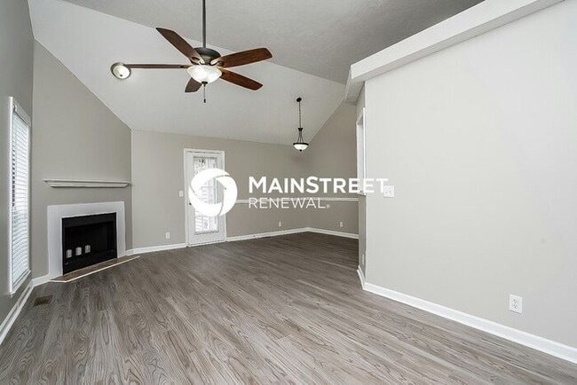 Building Photo - 3 Bedroom Pet-Friendly Home in Antioch, TN with Main Street Renewal