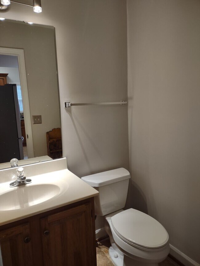 Building Photo - Move-In ready Home located in the Winterbr...