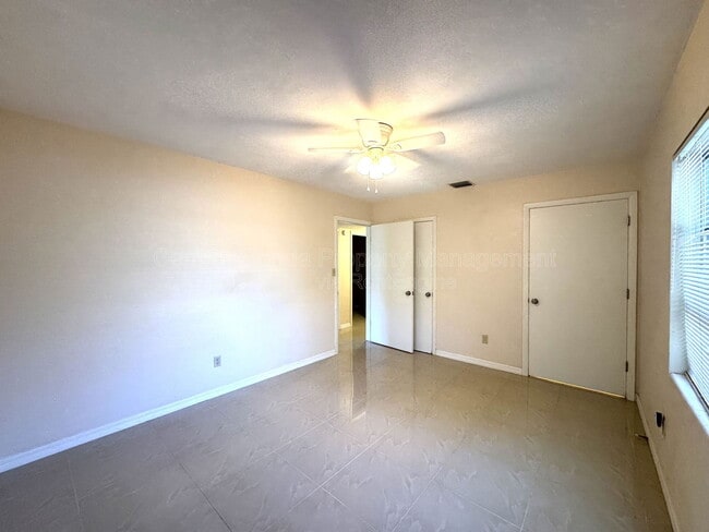 Building Photo - 612 Martin Ave