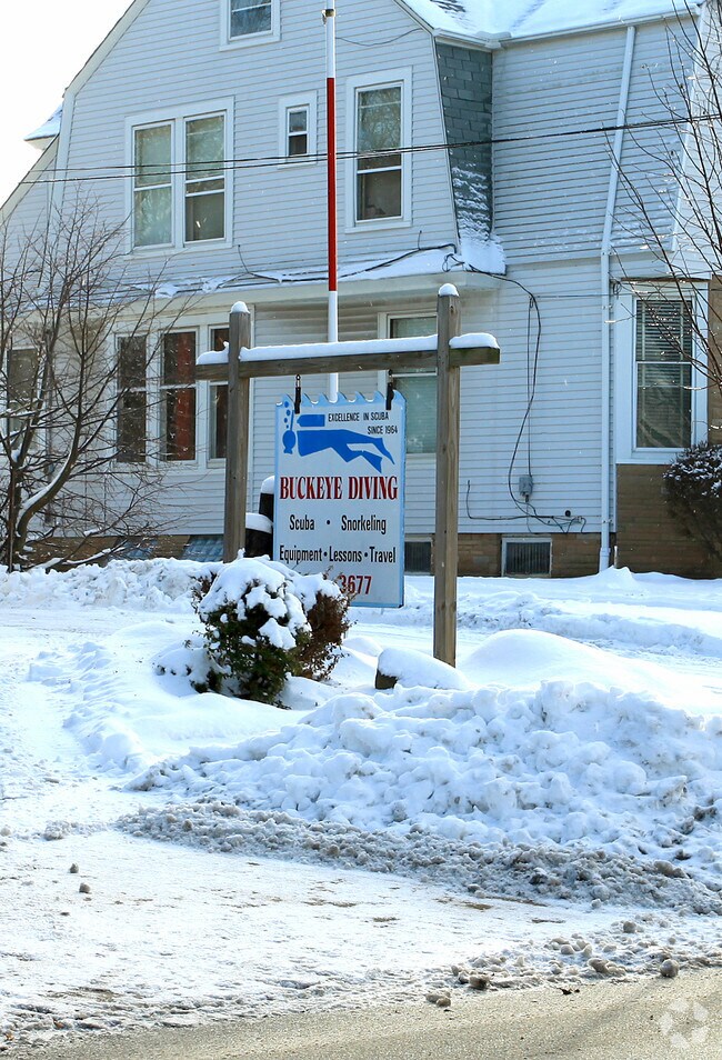 Building Photo - 46 Center Rd