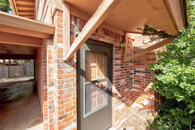 Building Photo - 8102 Ceberry Dr