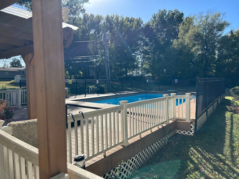 Building Photo - 1205 N Parker St