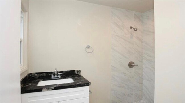 Building Photo - 10920 Mather Ave