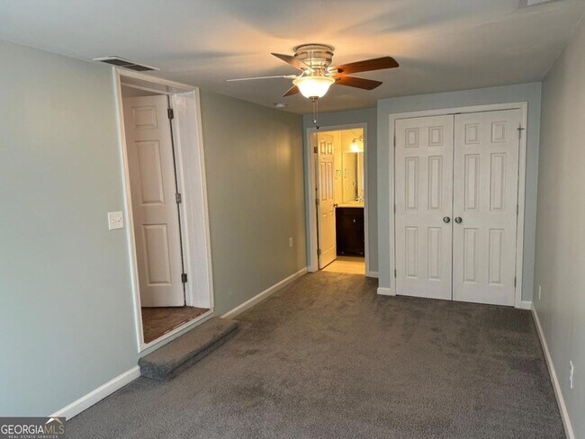 Building Photo - 2157 Settle Cir SE