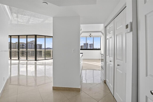 Building Photo - 20185 E Country Club Dr