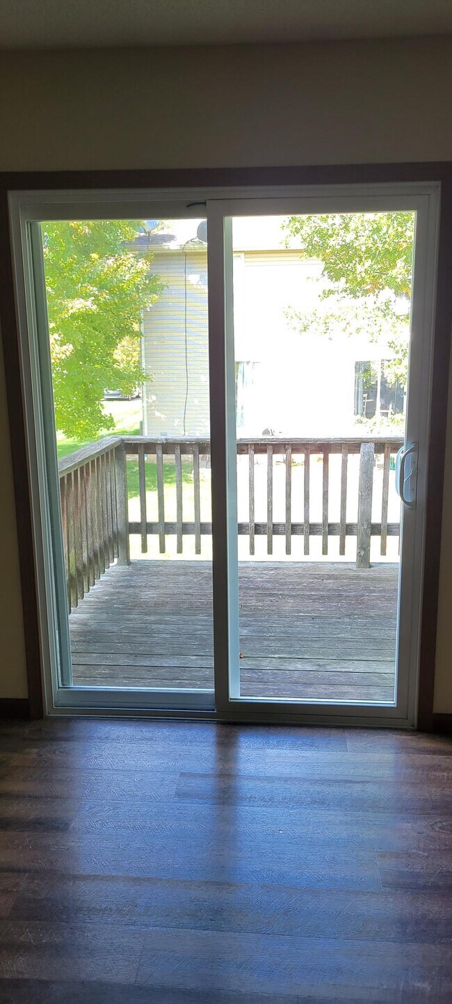 Building Photo - 31 Cherry Tree Ln