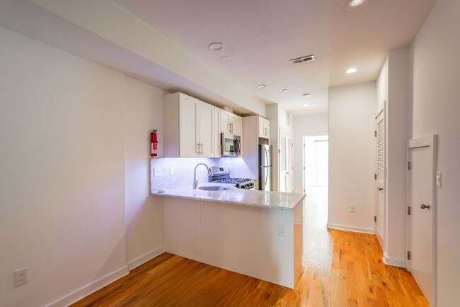 Building Photo - 1642 N Marshall St