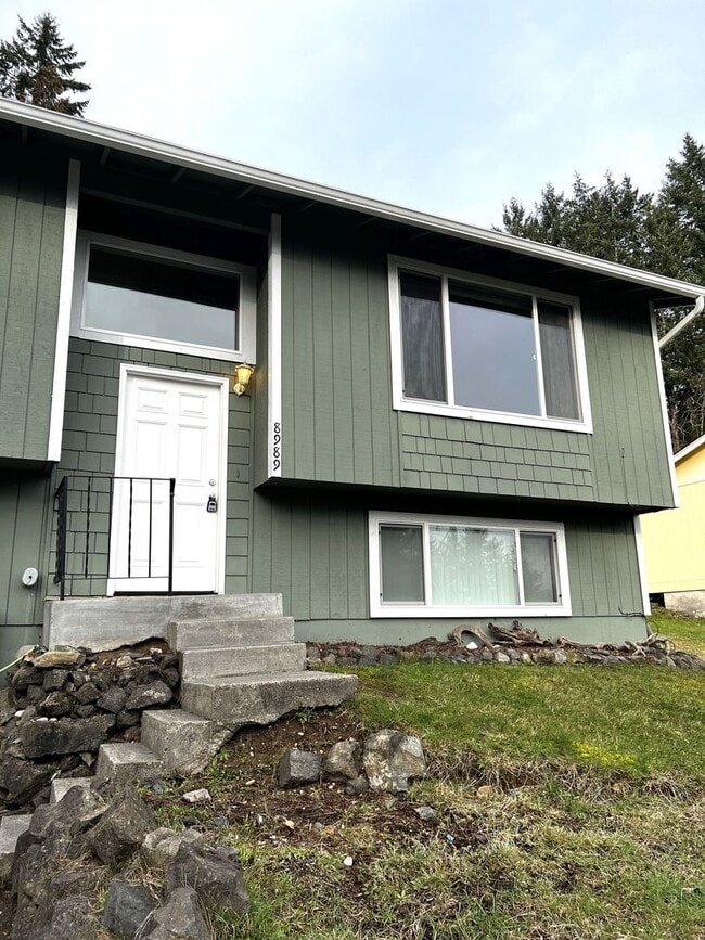Building Photo - 8989/8987 Hoot Ridge Lane NW