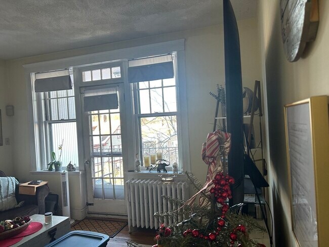 Building Photo - 2039 Commonwealth Ave