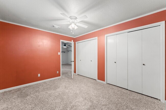 Building Photo - 3318 Candlelon Dr