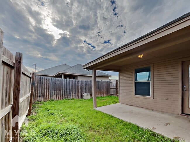 Building Photo - 104 Jolin Ln