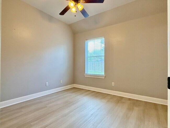 Building Photo - 12747 Silver Rod Ln