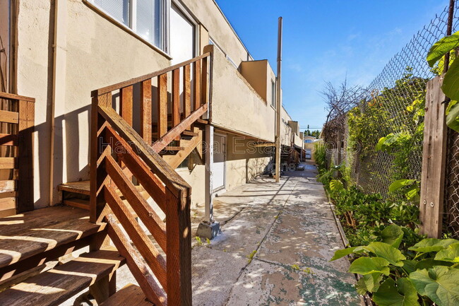 Building Photo - 3947 Angelo Ave