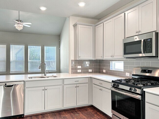 Building Photo - Schertz Stunner Near The Forum & Randolph AFB | Screened Porch + Game Room