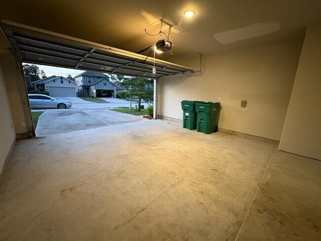 Building Photo - 125 Camelot Pl Ct