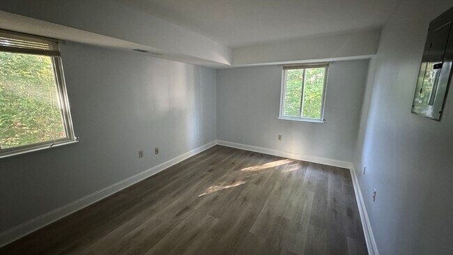 Building Photo - 38 Silver Hill Ln