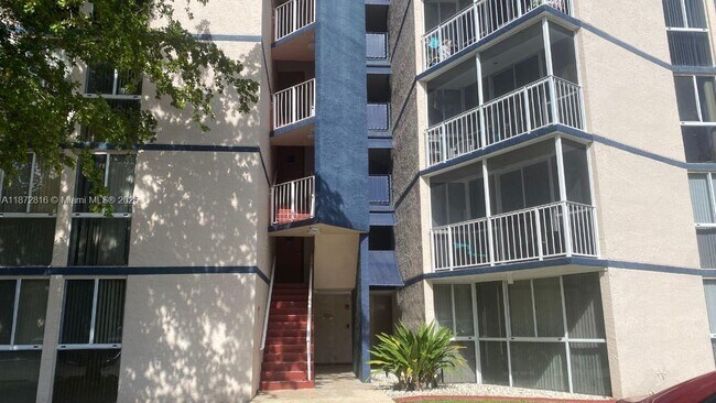 Primary Photo - 7075 NW 186th St