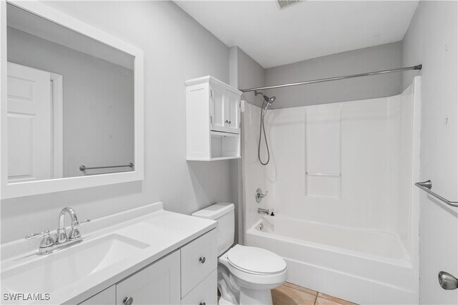 Building Photo - 4022 SW 7th Pl