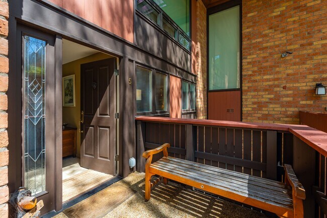 Building Photo - 400 W Hopkins Ave