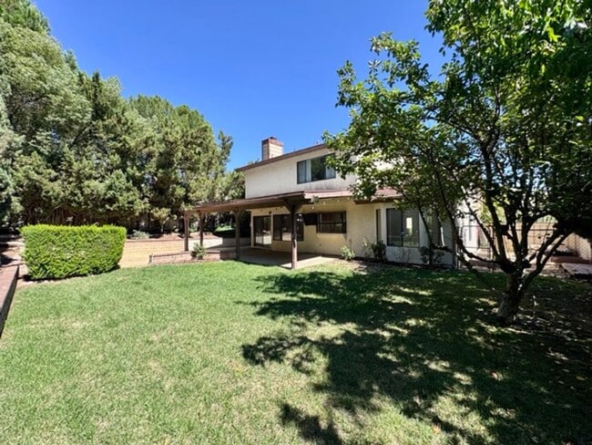 Building Photo - Spacious 4 Bedroom Home in Temecula’s Vine...