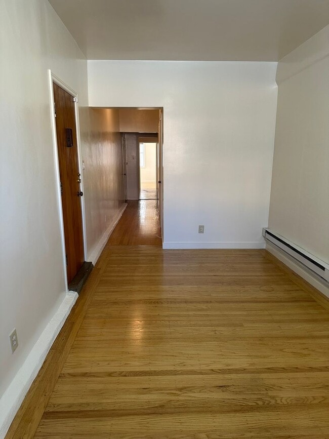 Building Photo - 465 Church St