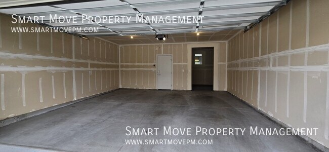 Building Photo - 3213 S Shadywood Way