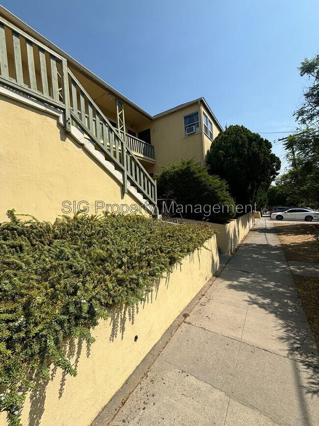 Building Photo - 4373 Sunset Dr