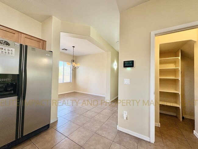 Building Photo - 14160 South Avenida Zumba