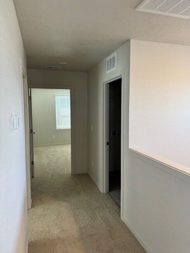 Building Photo - 2705 Addysen Pk Wy