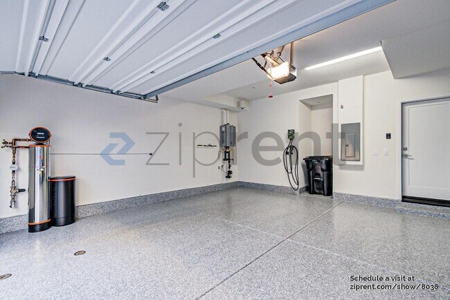 Building Photo - 1896 S Westside Dr